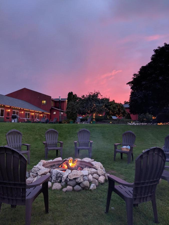 Cedar Hill Lodge St. Ignace Exterior foto