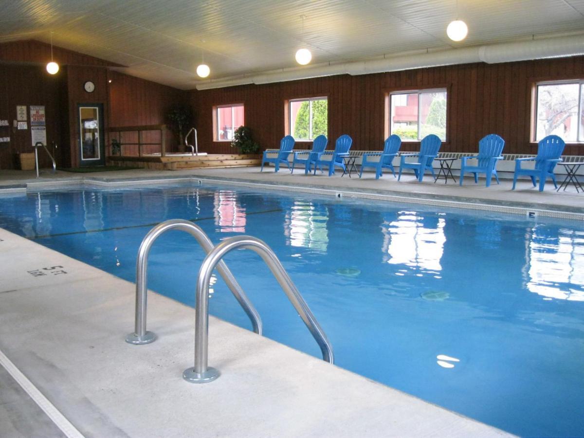 Cedar Hill Lodge St. Ignace Exterior foto