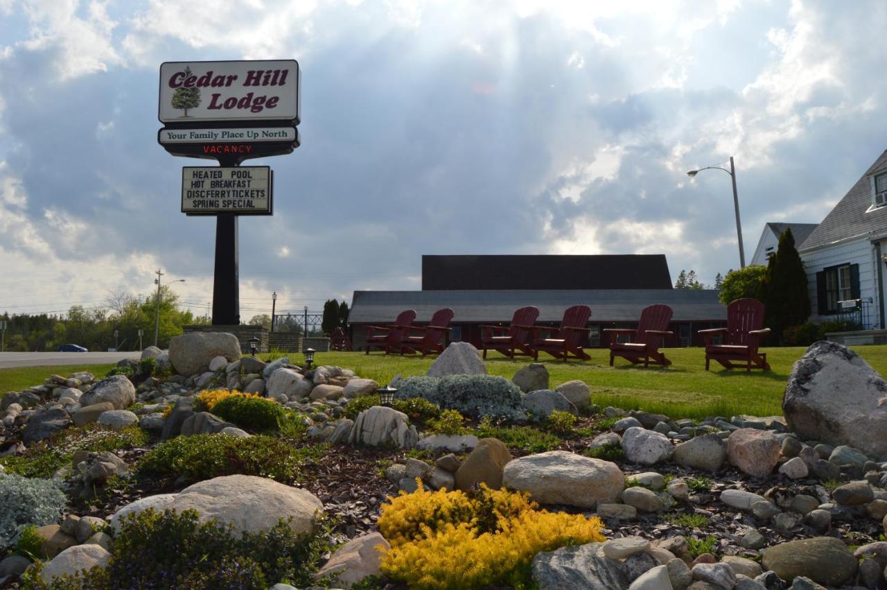 Cedar Hill Lodge St. Ignace Exterior foto